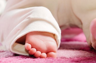 Exposer son bébé sur Internet en public : quelles conséquences ?
