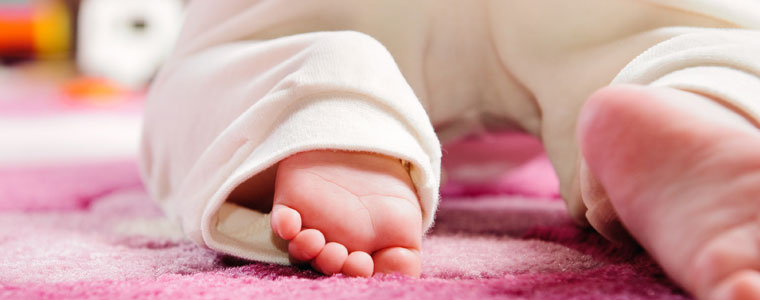 Exposer son bébé sur Internet en public : quelles conséquences ?